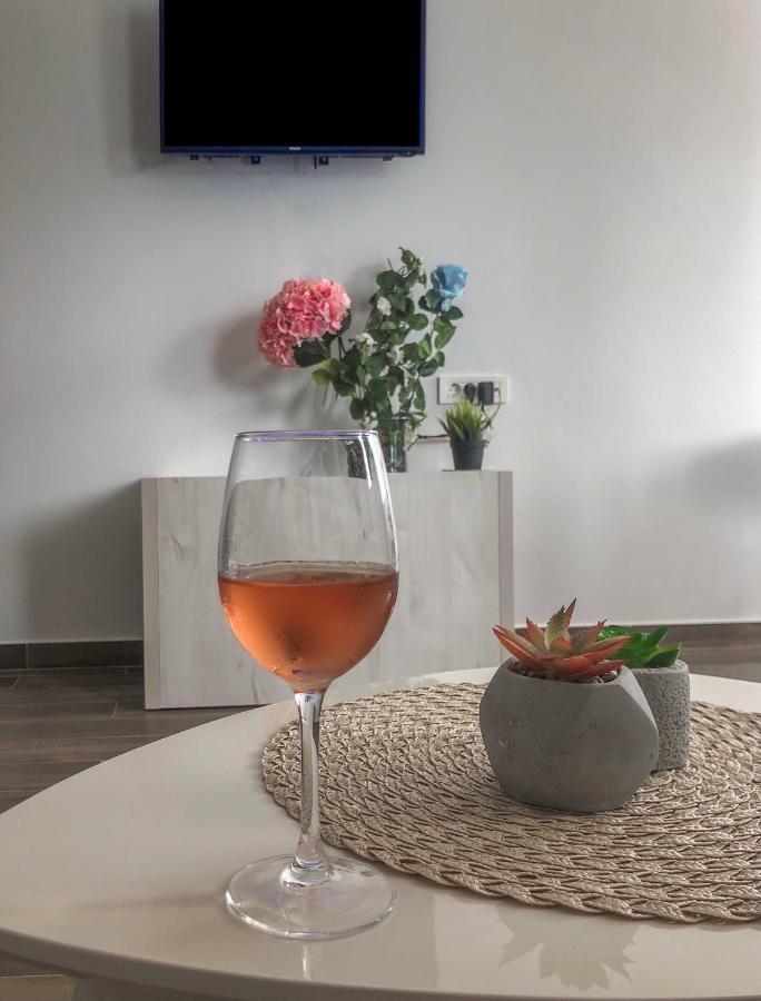 Timea Apartment ติวัต ภายนอก รูปภาพ